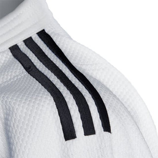 Weißer Judogi Adidas J730 Meister III IJF Schlankheitsanzug